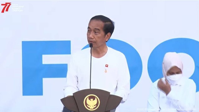 Jokowi Bagikan BLT di Jayapura Pekan Ini