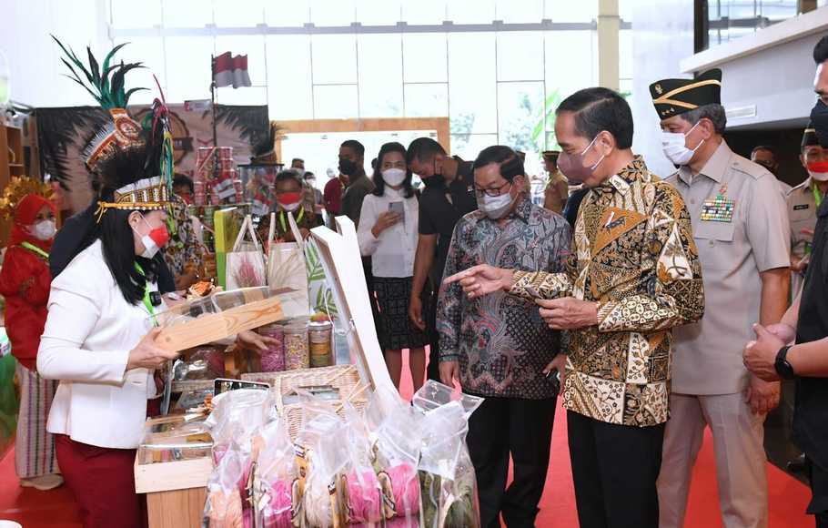 Presiden Joko Widodo (Jokowi) sempat mengunjungi booth Sagolicious pada acara Silaturahmi Nasional (Silatnas) Persatuan Purnawirawan TNI Angkatan Darat (PPAD) tahun 2022