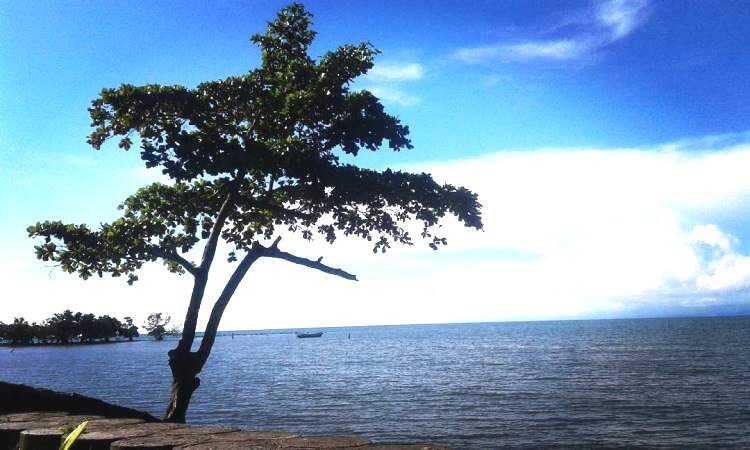 Mengenal 5 Pantai di Kabupaten Waropen Papua