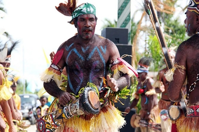 Mengenal Alat Musik Tifa dari Papua