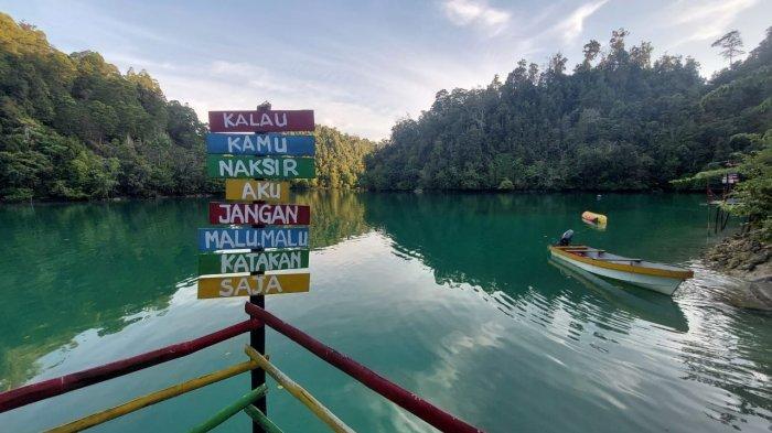 Teluk Karopai Sarawandori yang Memukau