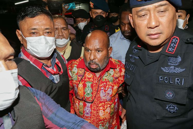 Gubernur Papua Lukas Enembe Ditangkap!
