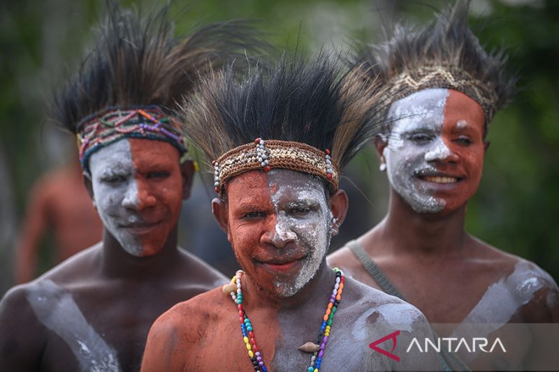 Suku Asmat Papua