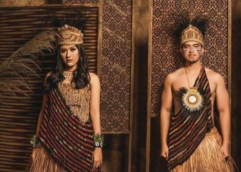 kaesang-pangarep-dan-erina-gudono-baju-adat-papua