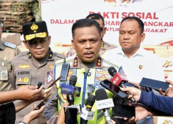 Mewakili Kapolri di Kemayoran, Kakorlantas Pastikan Dokumen Korban Kebakaran yang Hangus Segera Diganti